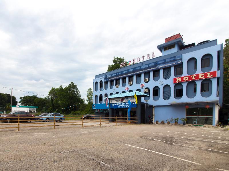 Photo of OYO 1136 PD Star Hotel, 2-star hotel in Port Dickson