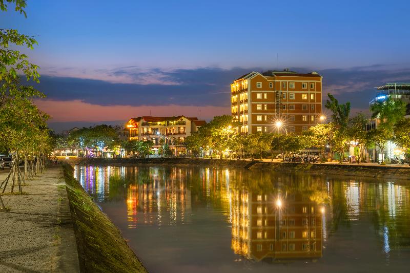 Royal Riverside Hoi An Hotel, Singapore