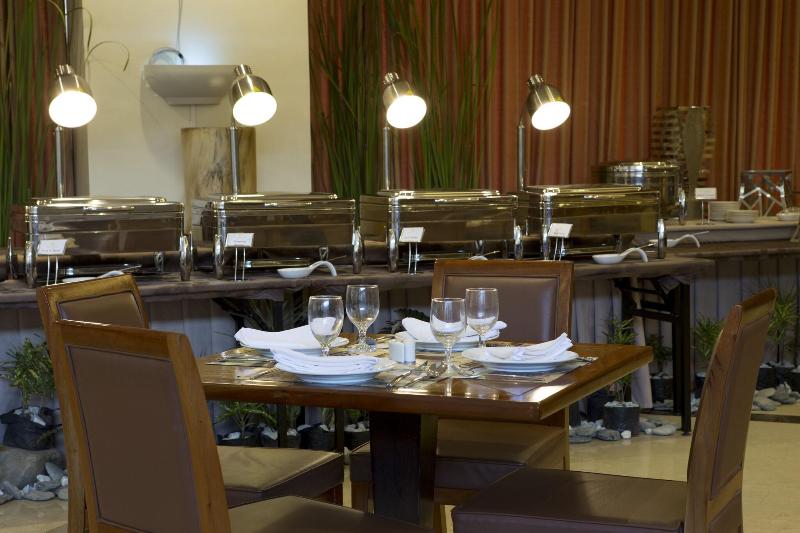 Photo of Royce Hotel & Casino, 3-star hotel in Angeles City (and vicinity)