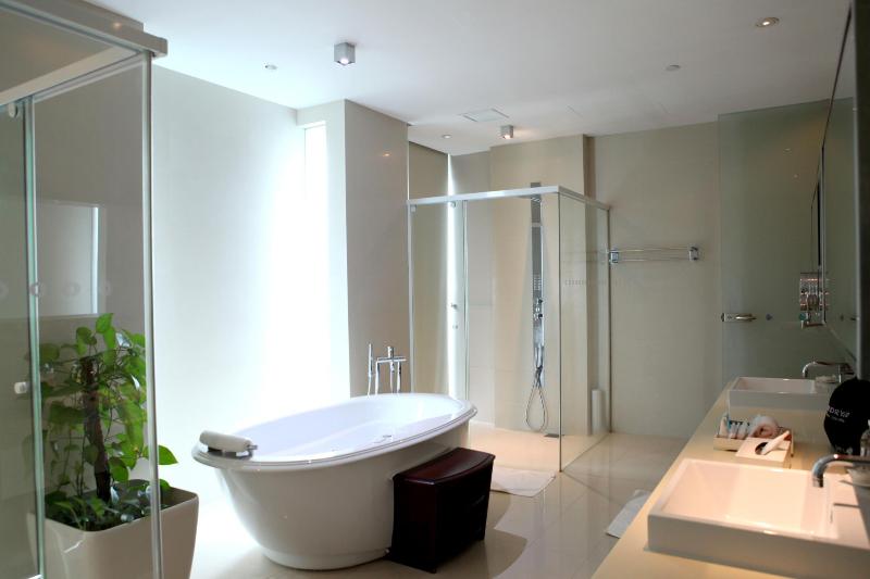 Photo of One15 Marina Sentosa Cove Singapore, 4-star hotel in Singapore