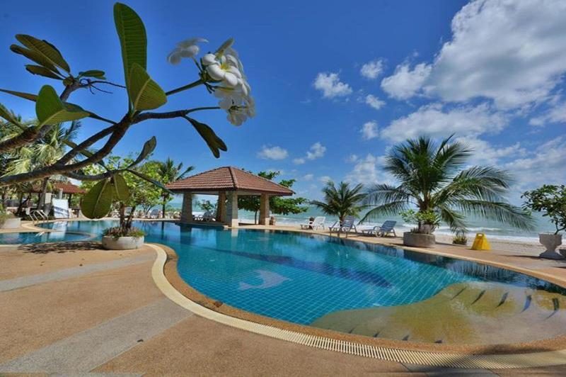 Photo of Talkoo Beach Resort Khanom, 4-star hotel in Khanom