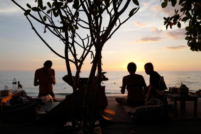 Lanta Nature Beach Resort, Singapore