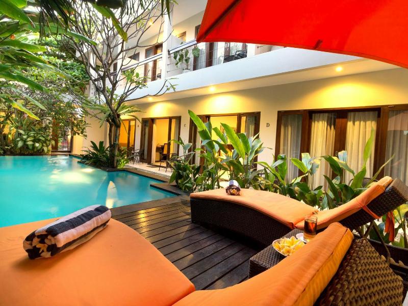 The Pavilion Kuta, Singapore