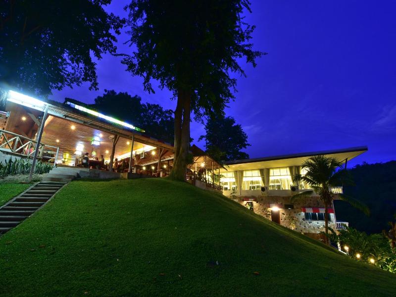 Pechmaneekan Beach Resort, Singapore
