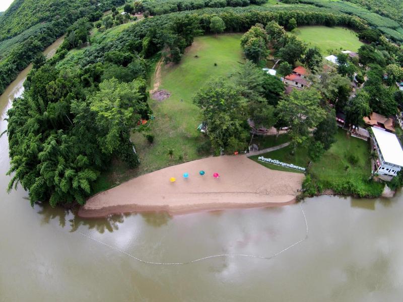 Photo of Pechmaneekan Beach Resort, 3-star hotel in Kanchanaburi (province)