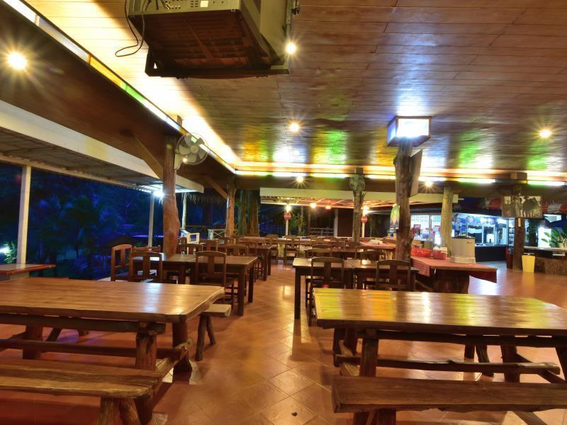 Photo of Pechmaneekan Beach Resort, 3-star hotel in Kanchanaburi (province)