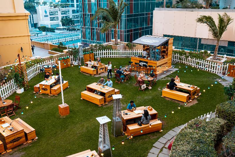 Mövenpick Hotel Jumeirah Beach, Singapore