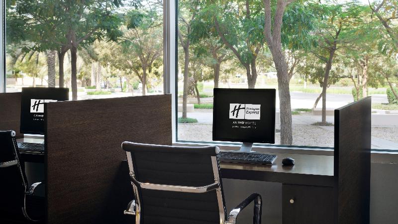 Holiday Inn Express Dubai Jumeirah by IHG, 5-star hotel in Bur Dubai