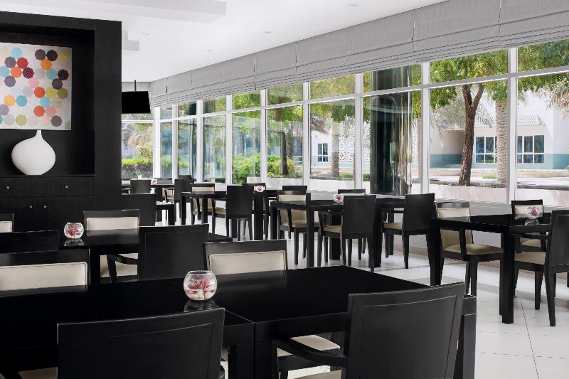 Photo of Holiday Inn Express Dubai Jumeirah by IHG, 5-star hotel in Bur Dubai