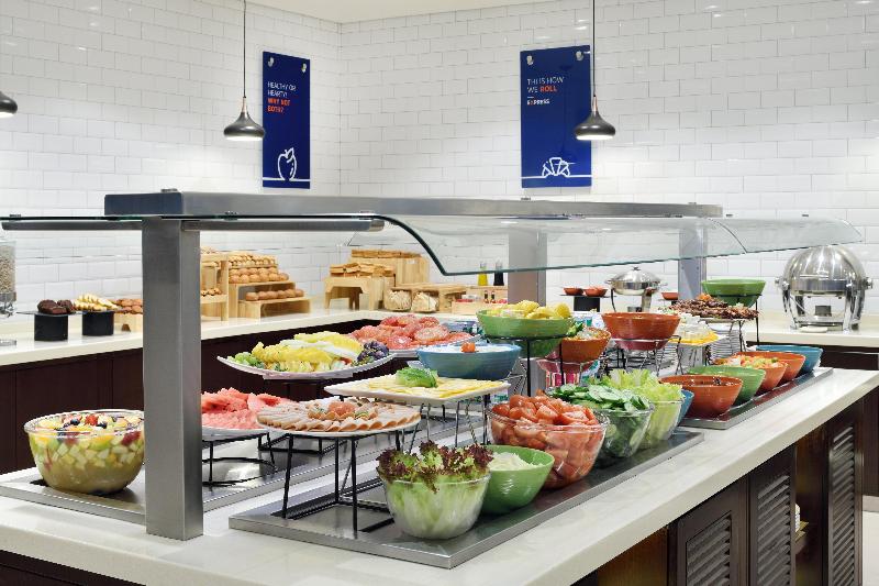 Photo of Holiday Inn Express Dubai Jumeirah by IHG, 5-star hotel in Bur Dubai