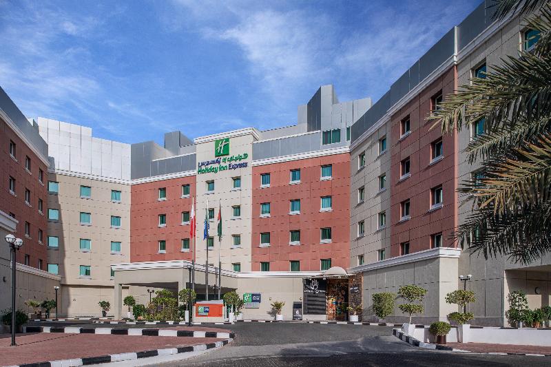 Photo of Holiday Inn Express Dubai Jumeirah by IHG, 5-star hotel in Bur Dubai