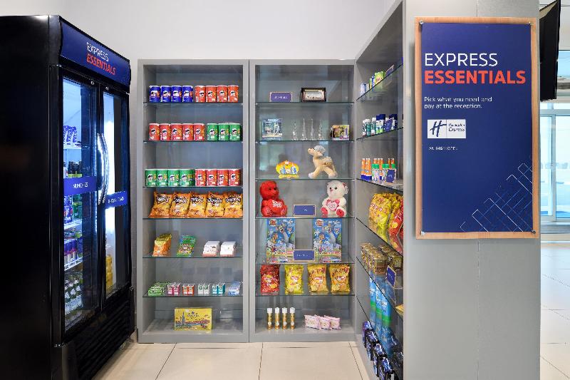 Photo of Holiday Inn Express Dubai Jumeirah by IHG, 5-star hotel in Bur Dubai