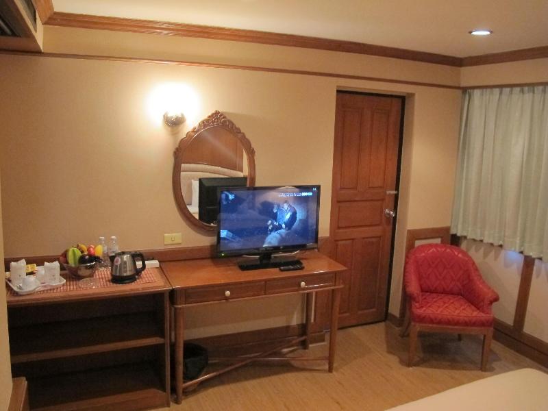 Photo of Prom Ratchada Hotel, 3-star hotel in Bangkok