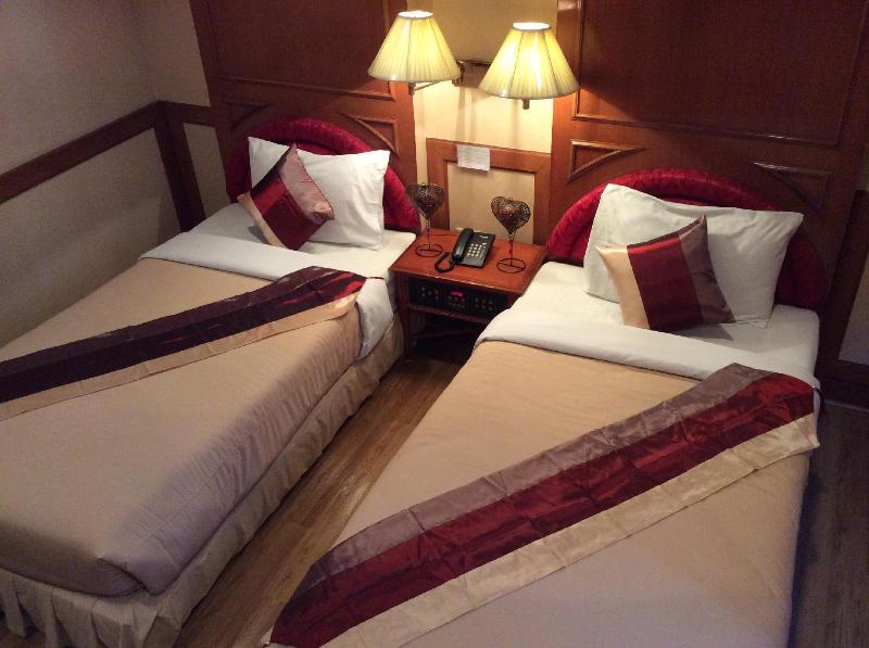 Photo of Prom Ratchada Hotel, 3-star hotel in Bangkok