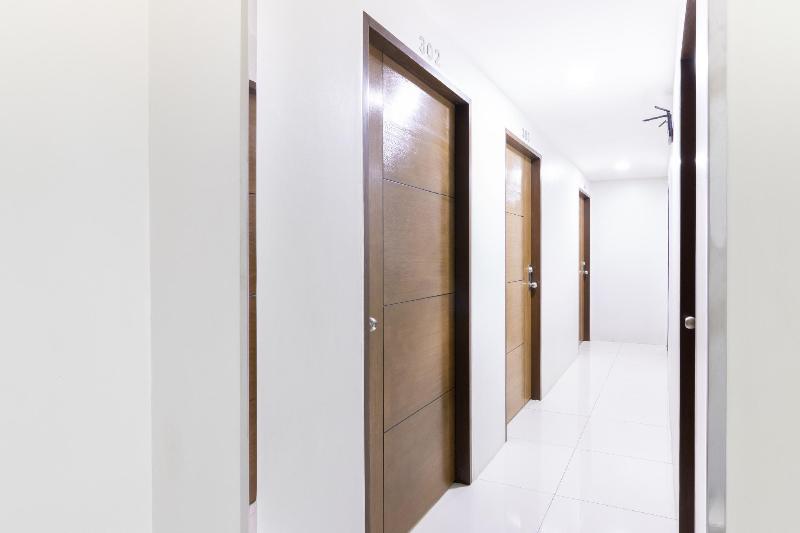Photo of OYO 152 Sangco Condotel, 2-star hotel in Malate
