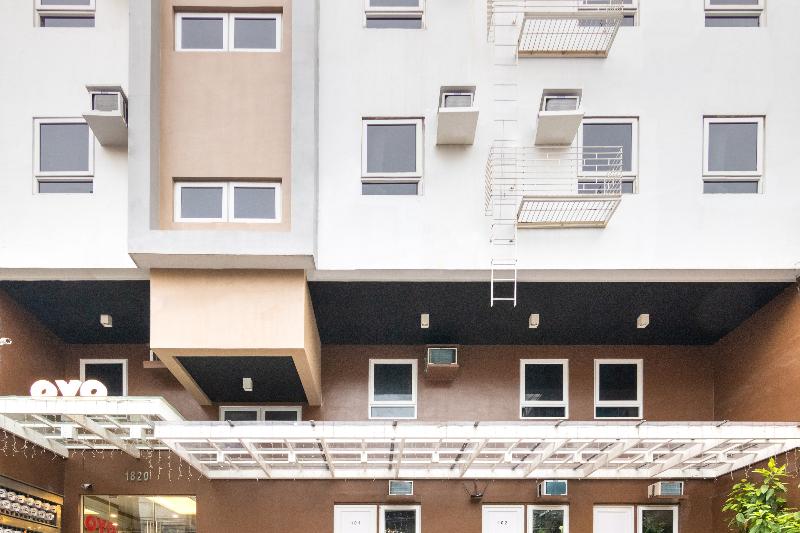 Photo of OYO 152 Sangco Condotel, 2-star hotel in Malate