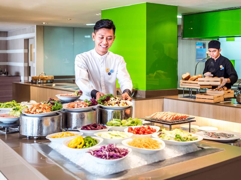 Photo of Hilton Garden Inn Bangkok Silom, 3-star hotel in Bangkok (and vicinity)