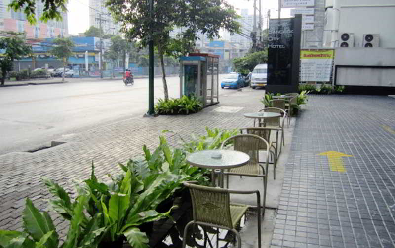 Bangkok City Hotel, Singapore