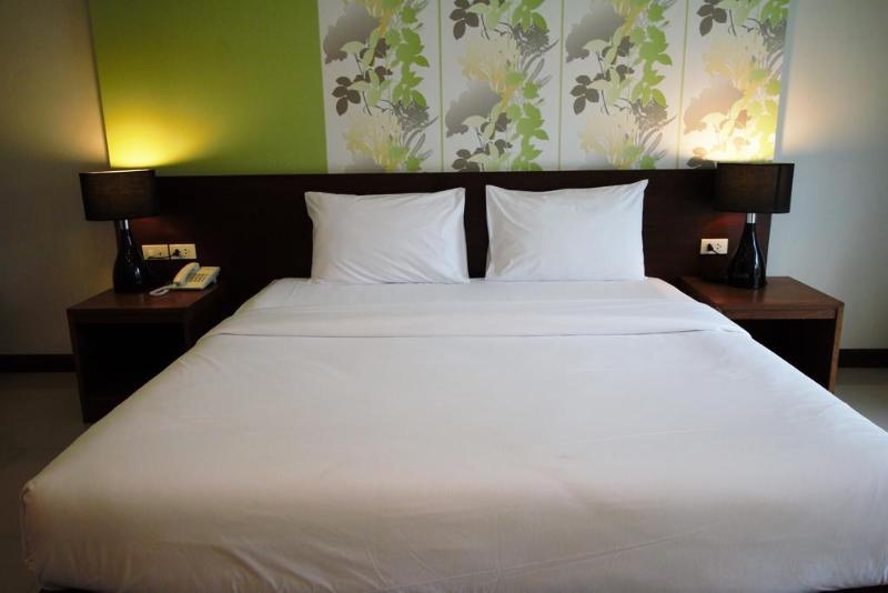P.S Hill Resort exterior, 3-Star hotel in Bangla Road