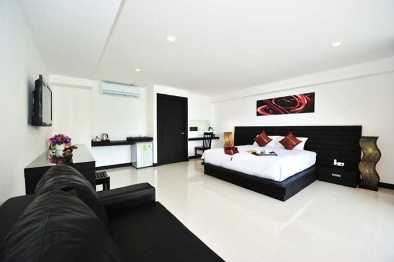 Photo of Lae Lay Suites, 3-star hotel in Karon Beach