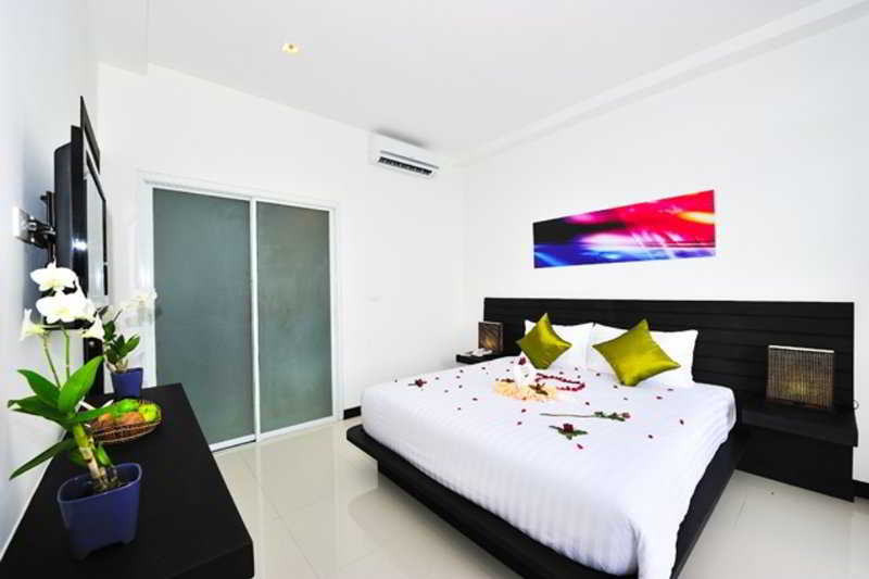 Photo of Lae Lay Suites, 3-star hotel in Karon Beach