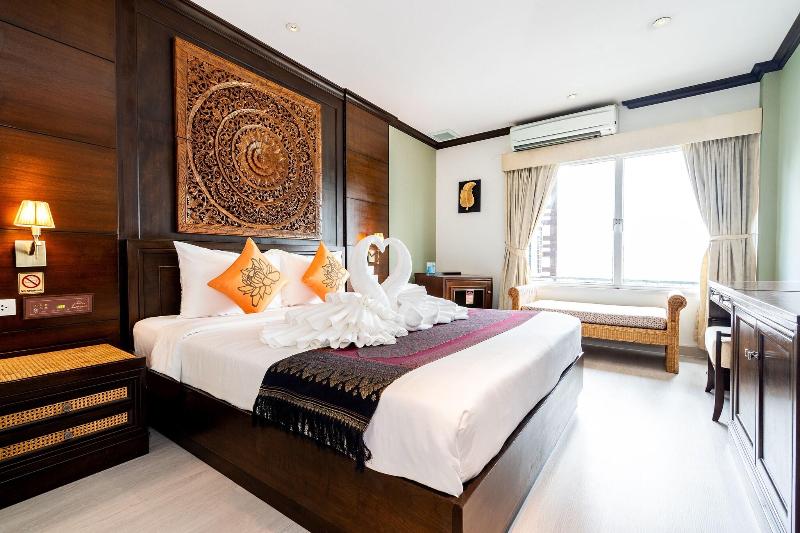 Ramada Sukhumvit Soi Eleven exterior, 3-Star hotel in Bangkok (and vicinity)