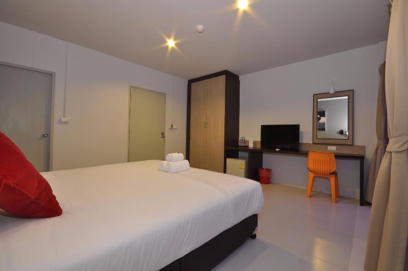Photo of Chalong Sea Breeze, 2-star hotel in Phuket (and vicinity)