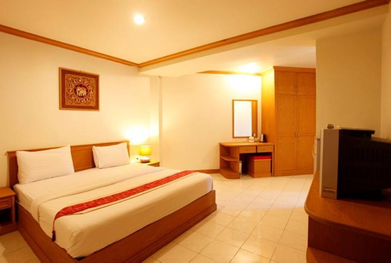 Photo of Casa Jip Guesthouse, 2-star hotel in Bangla Road