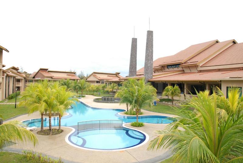 Felda Residence Tanjung Leman, Singapore