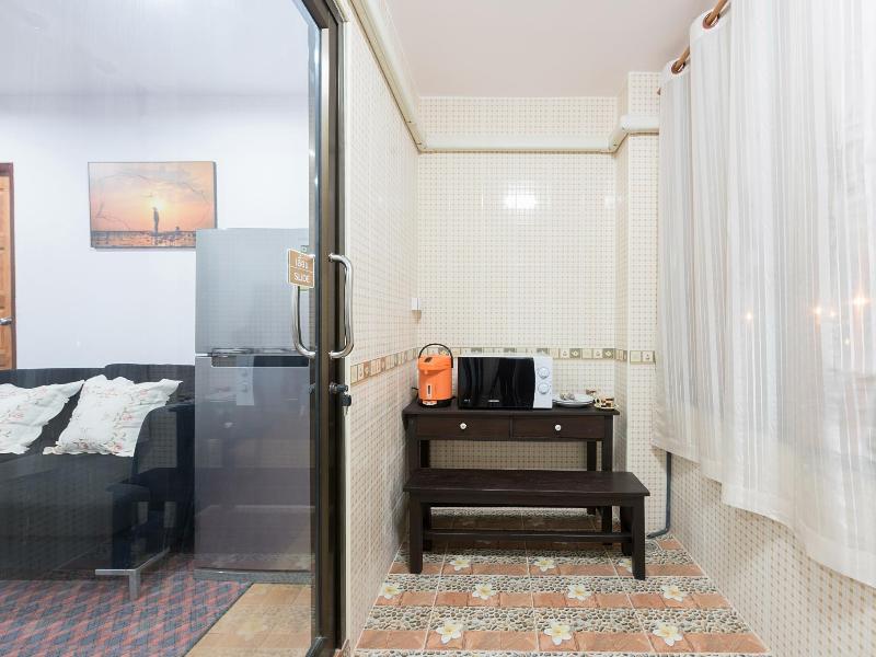 Photo of Tara Place, 3-star hotel in Bangkok (and vicinity)