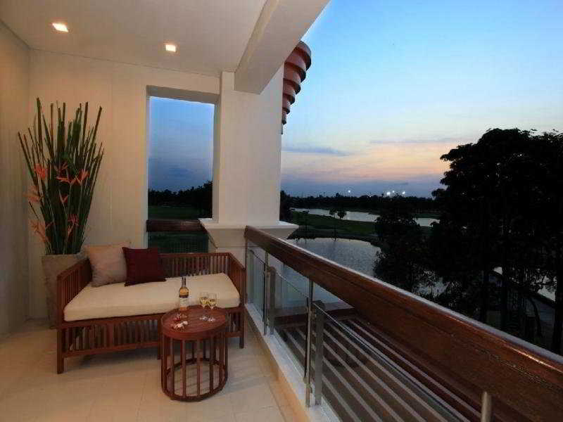 Summit Windmill Golf Suite Hotel @Suvarnabhumi exterior, 5-Star hotel in Bangkok (and vicinity)