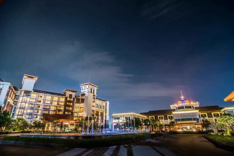 Photo of Summit Windmill Golf Suite Hotel @Suvarnabhumi, 5-star hotel in Bangkok (and vicinity)