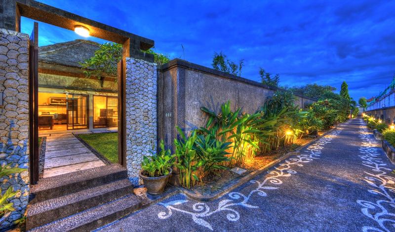 Apple Villa & Suite Seminyak, Singapore