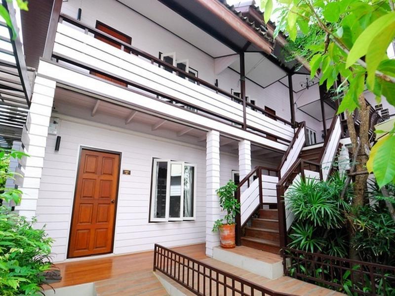 Thanicha Resort Amphawa, Singapore