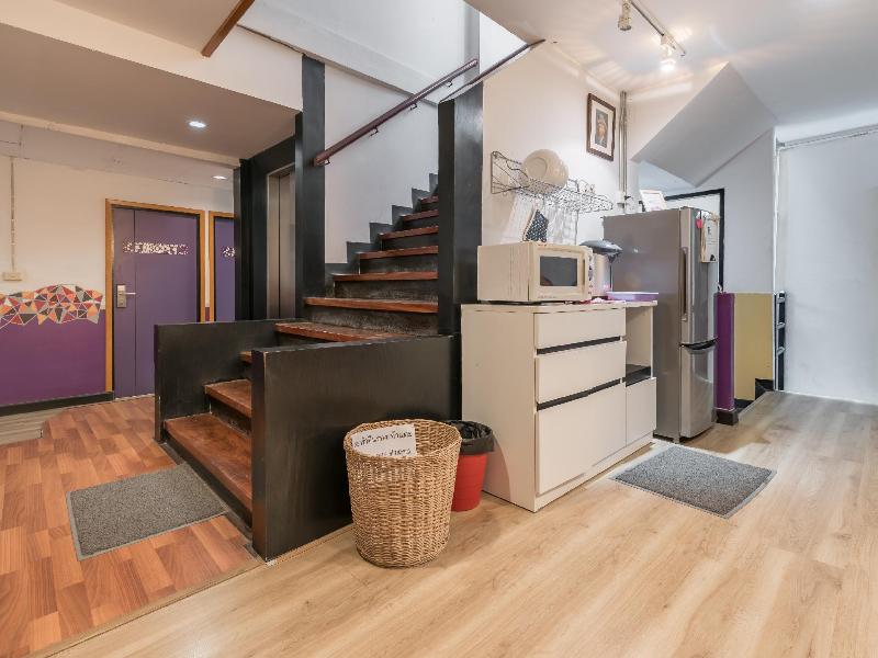 Chommuang Guest House, Singapore