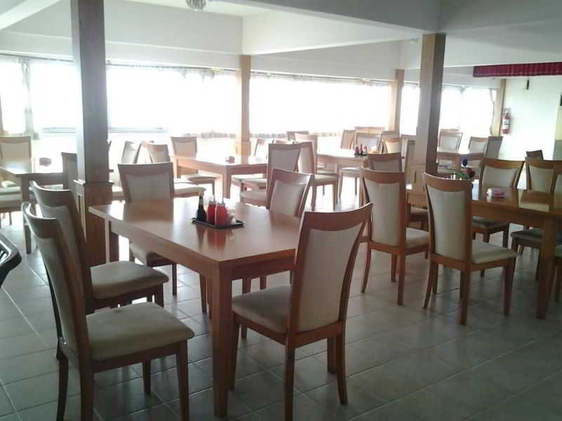 Photo of Navanakorn Golden View, 3-star hotel in Ban Lam Rua Taek