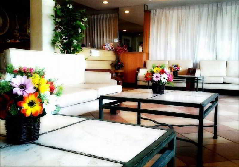 Photo of Navanakorn Golden View, 3-star hotel in Ban Lam Rua Taek