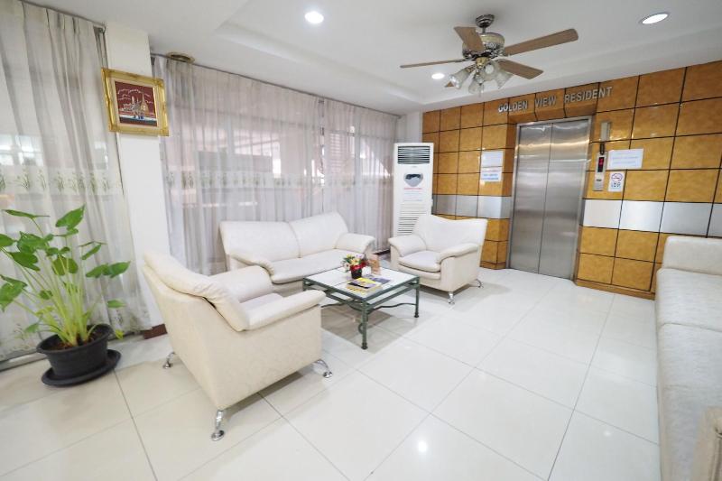 Photo of Navanakorn Golden View, 3-star hotel in Ban Lam Rua Taek