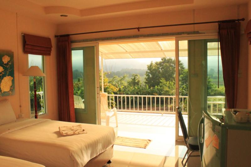 Photo of Iyara Resort, 3-star hotel in Chumphon