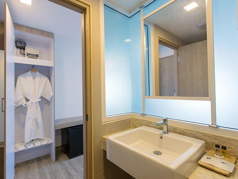 Photo of B2 Nakhon Sawan Premier Hotel, 3-star hotel in Nakhon Sawan