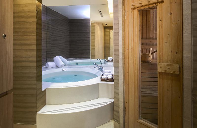 Photo of Shama Lakeview Asoke Bangkok, 5-star hotel in Bangkok (and vicinity)