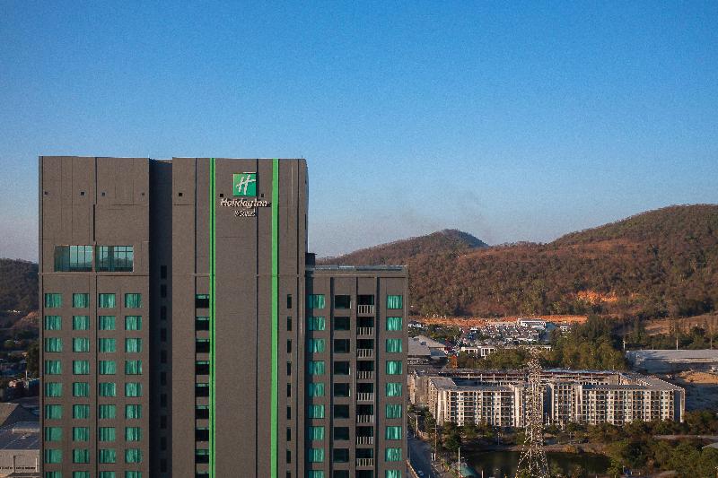 Photo of Holiday Inn & Suites Siracha Laemchabang by IHG, 4-star hotel in Ban Thung Sukla (1)