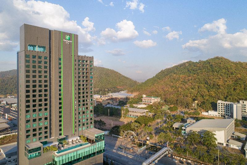 Photo of Holiday Inn & Suites Siracha Laemchabang by IHG, 4-star hotel in Ban Thung Sukla (1)