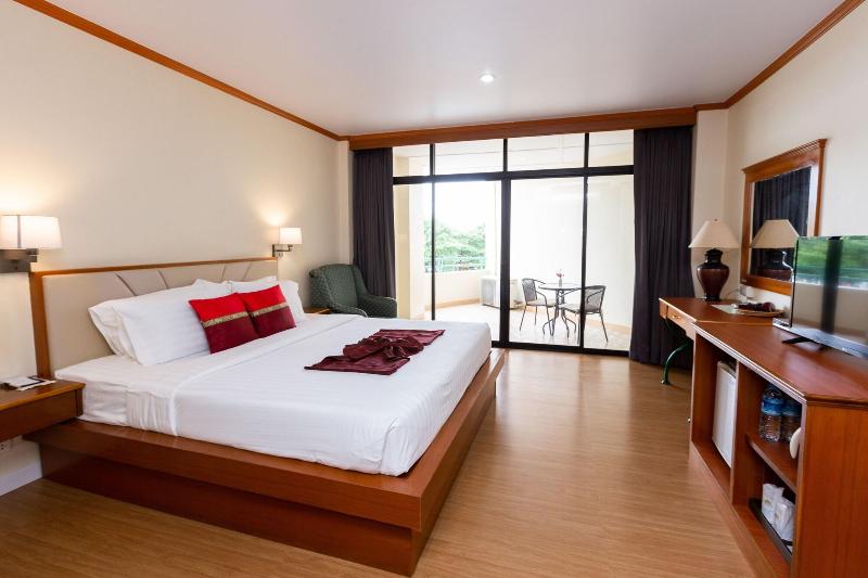 Photo of Majestic Suites, 3-star hotel in Bangkok (and vicinity)