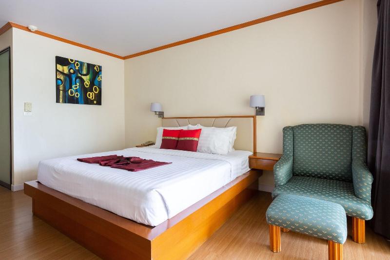 Photo of Majestic Suites, 3-star hotel in Bangkok (and vicinity)