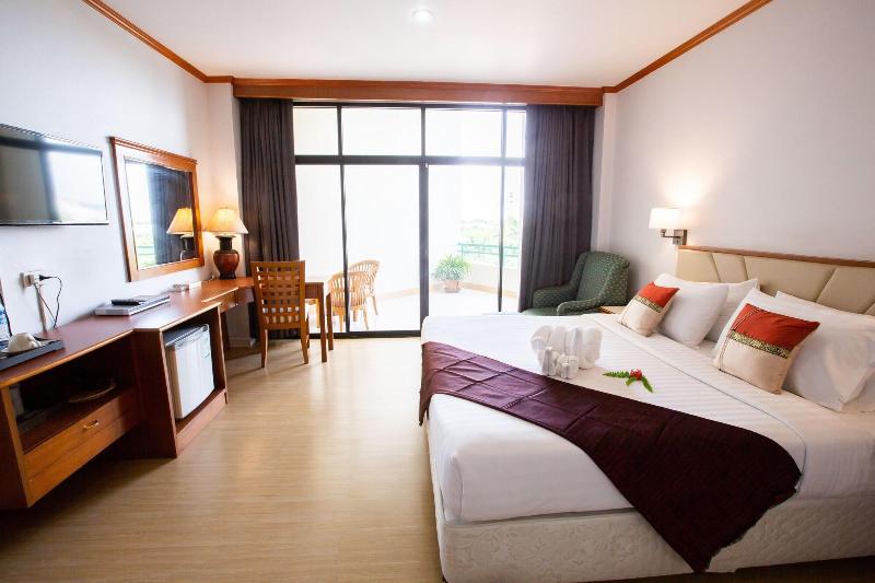 Photo of Majestic Suites, 3-star hotel in Bangkok (and vicinity)