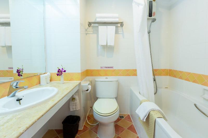 Photo of Majestic Suites, 3-star hotel in Bangkok (and vicinity)