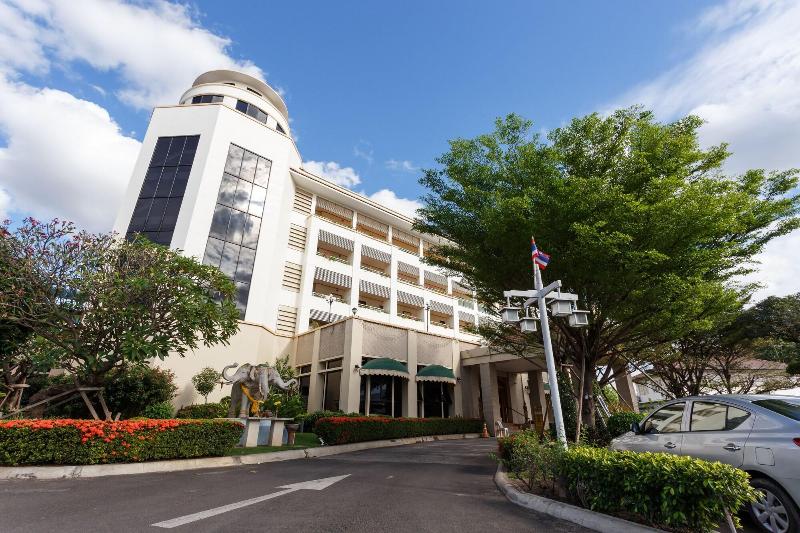 Photo of Majestic Suites, 3-star hotel in Bangkok (and vicinity)