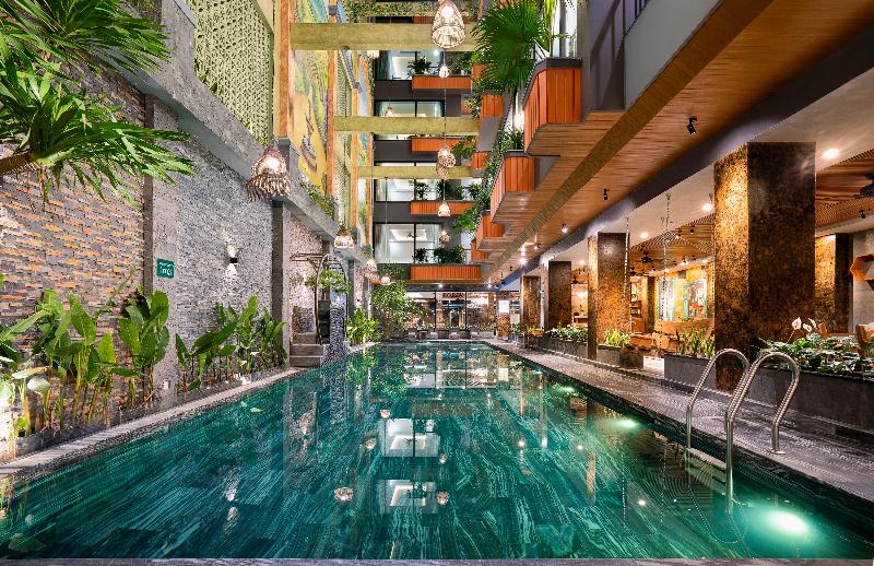 Chi House Danang, Singapore