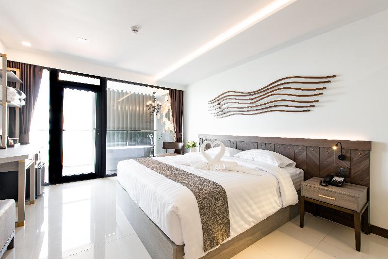 Photo of blackwoods Hotel Pattaya, 5-star hotel in Central Pattaya